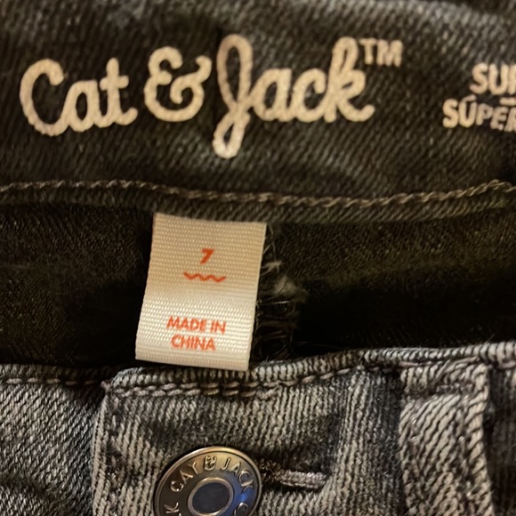 Super cute black/gray jeans with fun details - Picture 2 of 4